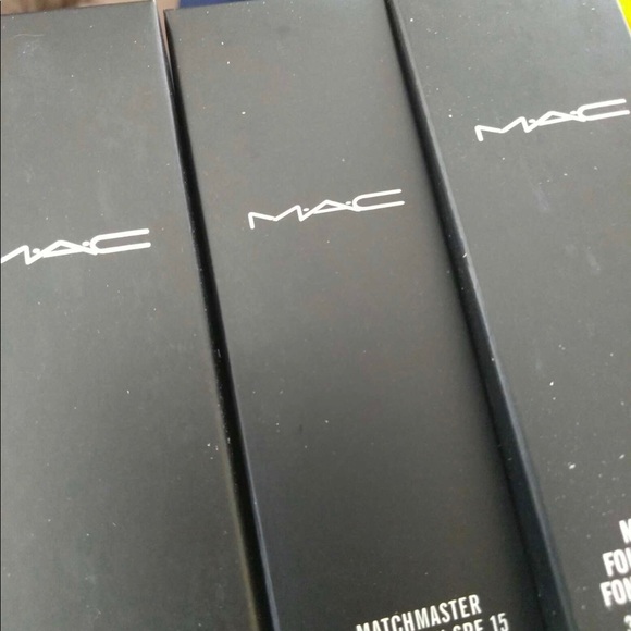 MAC MATCHMASTER FOUNDATION - Picture 6 of 6